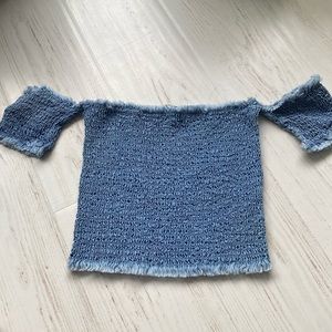 Fiore denim ru he’s off the shoulder crop top. Size S/M